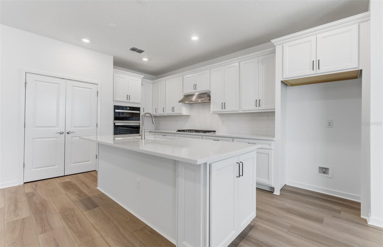 6979 Depue Dr photo 3