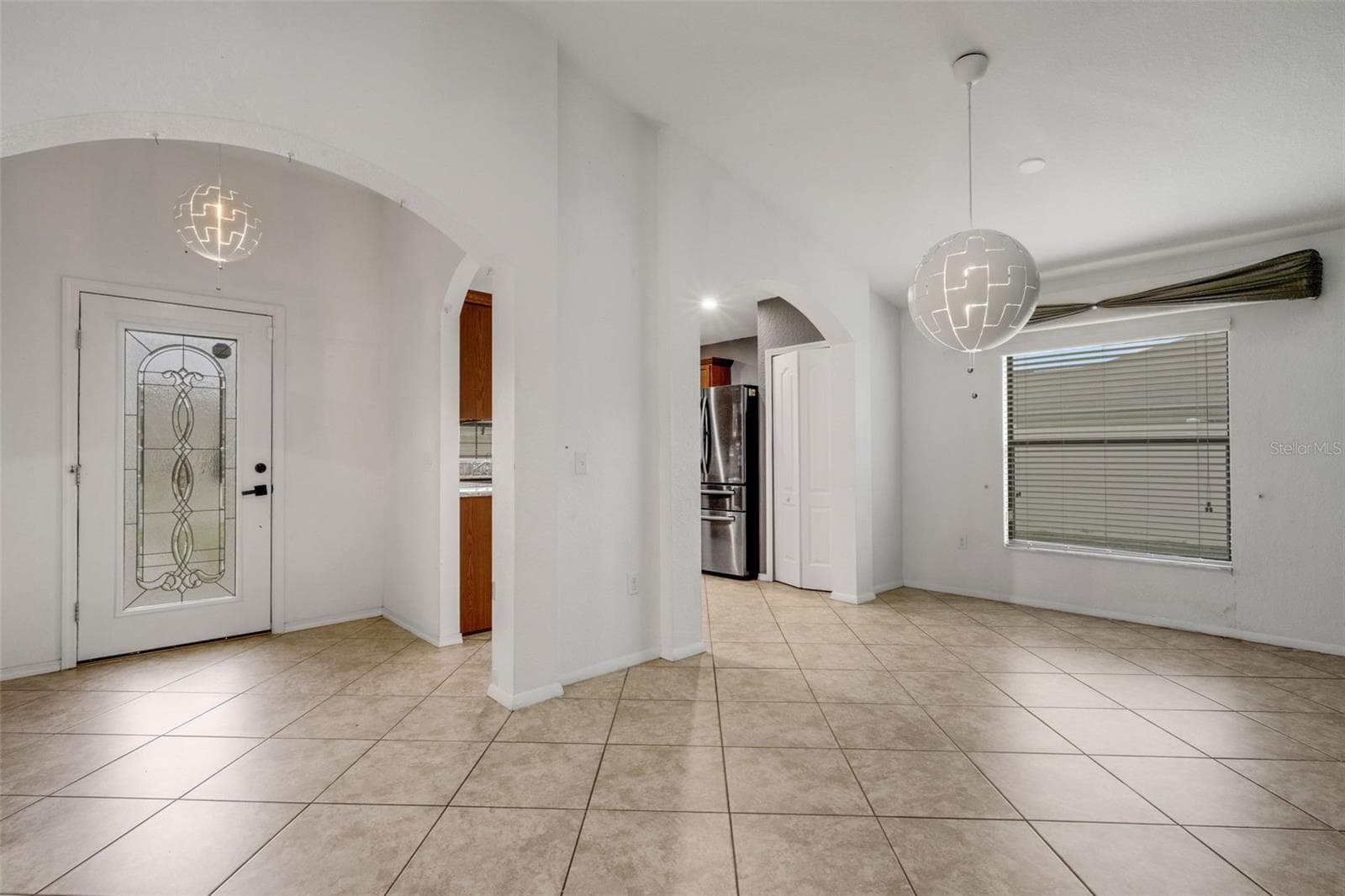 1712 Charmi Dr photo 3