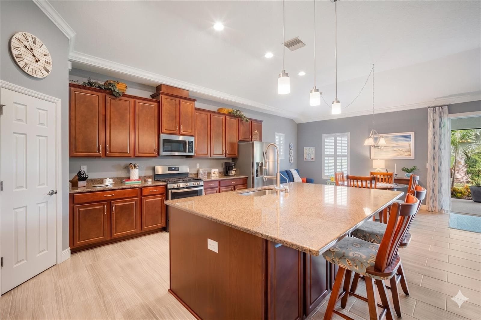 6502 Maiden Sea Dr photo 4