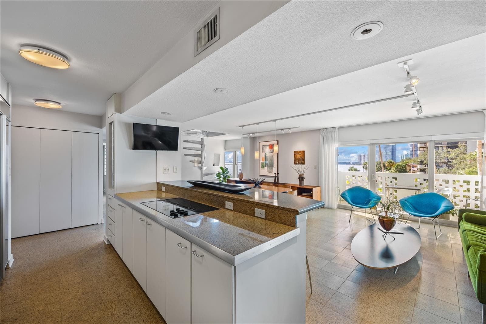 2401 Bayshore Blvd #410 & 510 photo 4