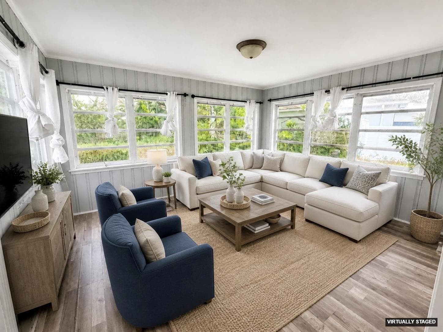 309 Belle Claire Pl photo 3