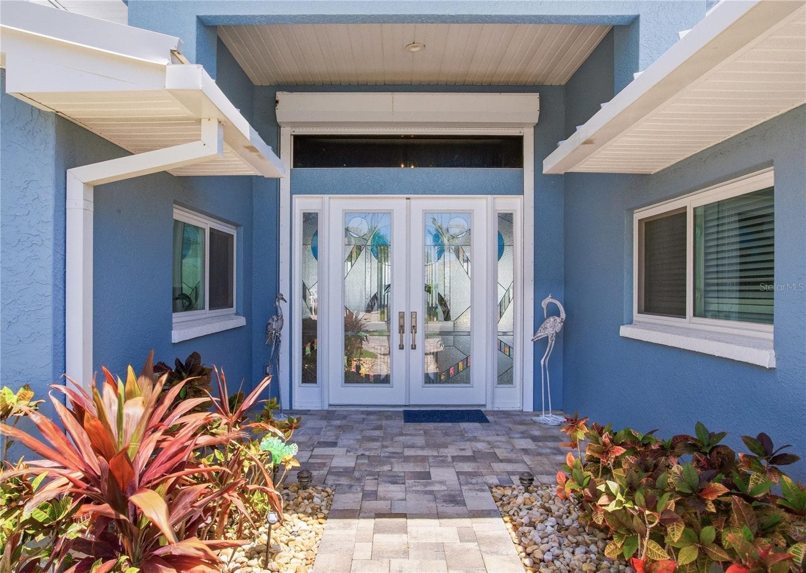 547 Johns Pass Ave photo 4