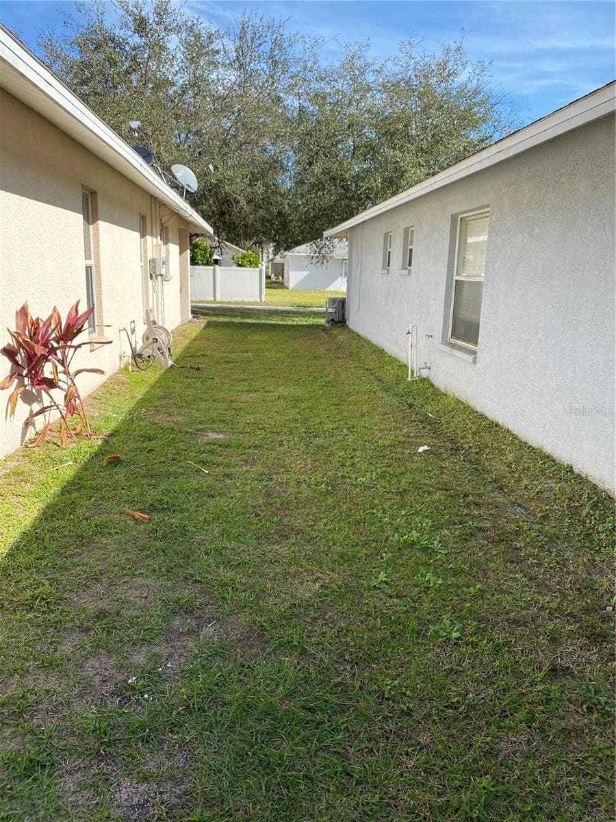 10328 Summerview Cir photo 4