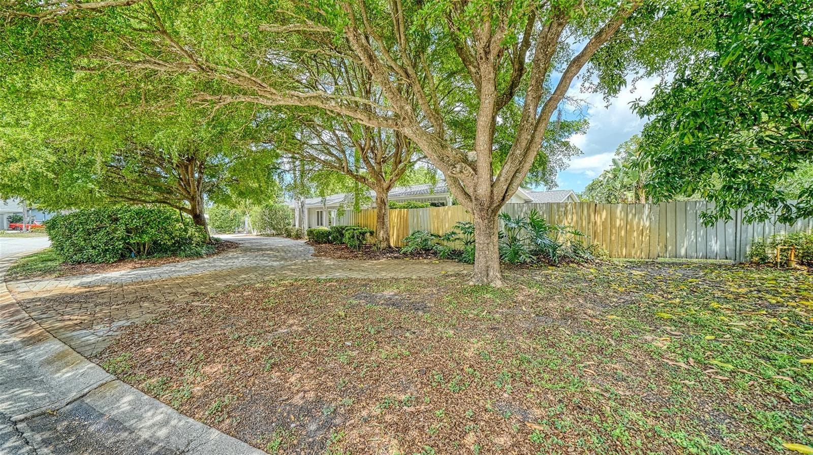 3424 Tanglewood Dr photo 3