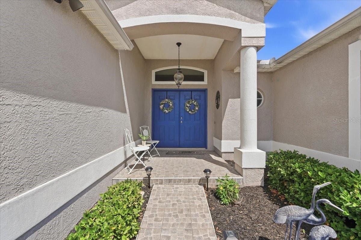 5832 Swallow Dr photo 3