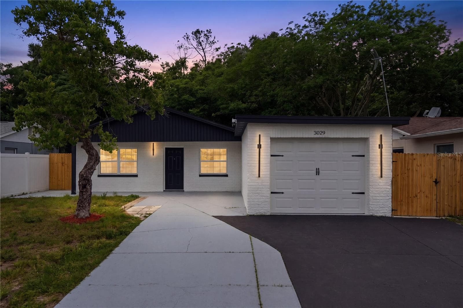 3029 Corona Dr photo 4