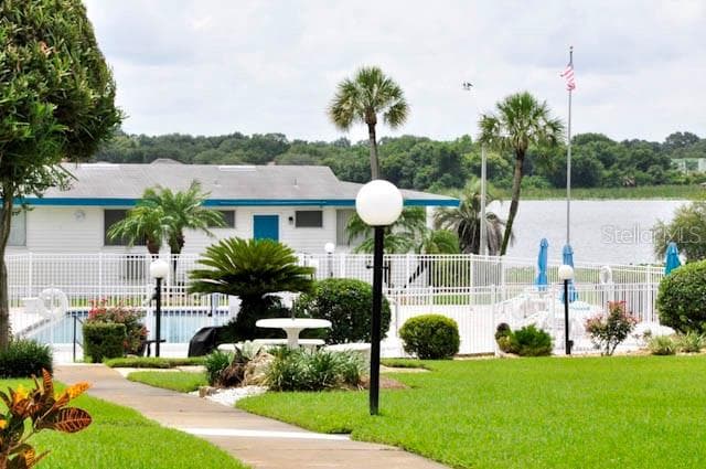 1600 W Lake Parker Dr #B4 photo 3