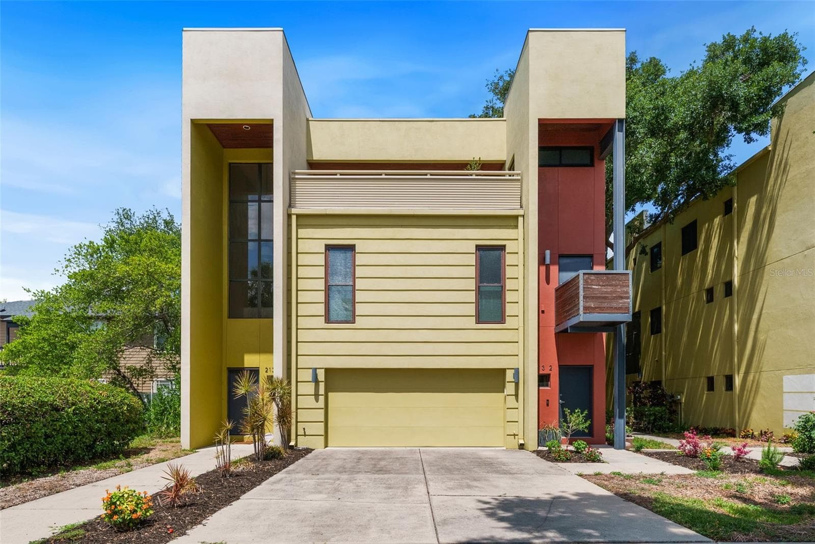 213 S Moody Ave #1