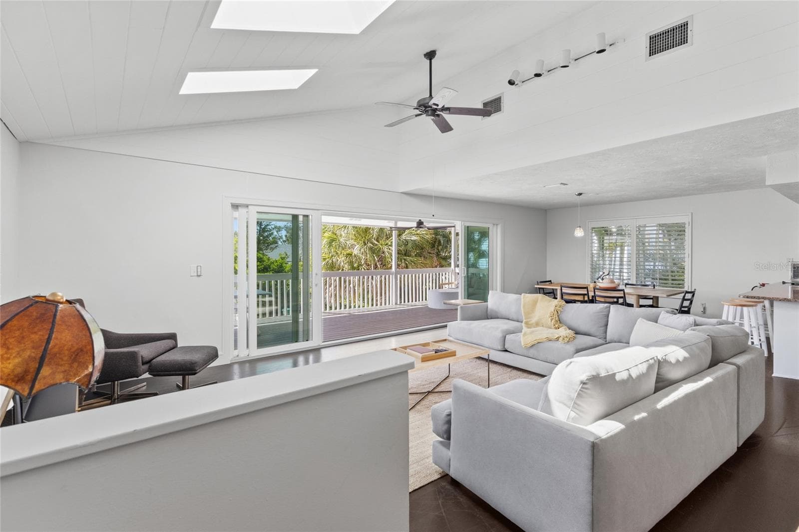 315 Spring Ave photo 5