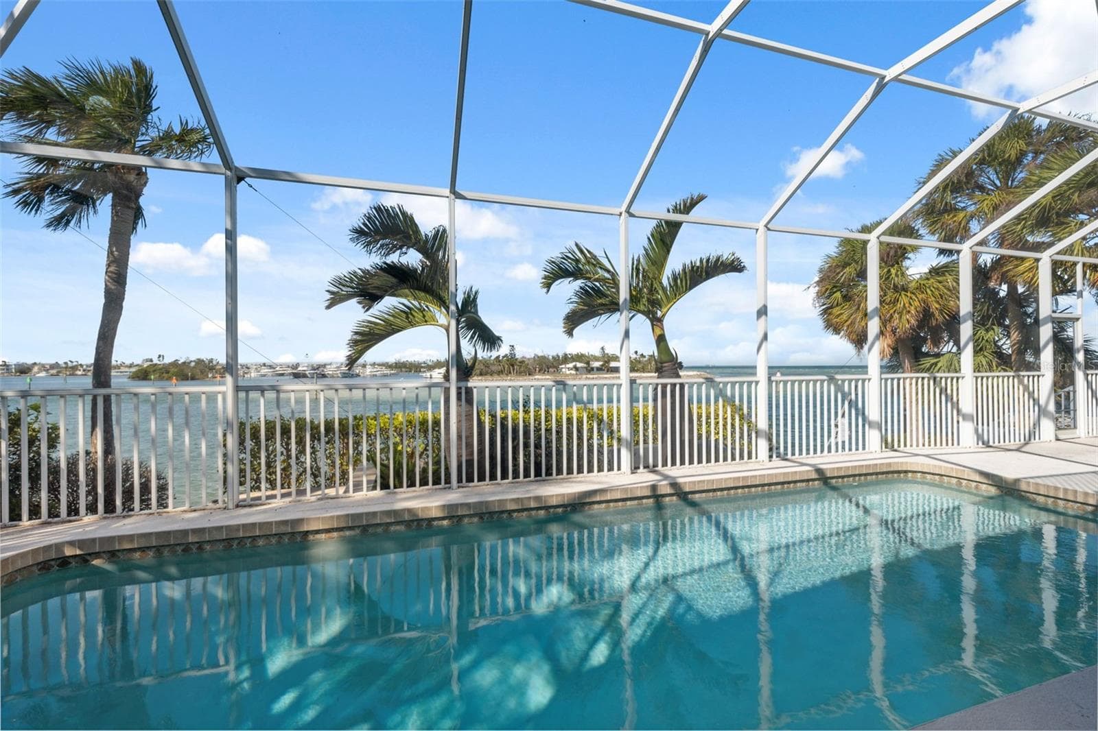 727 Key Royale Dr photo 3