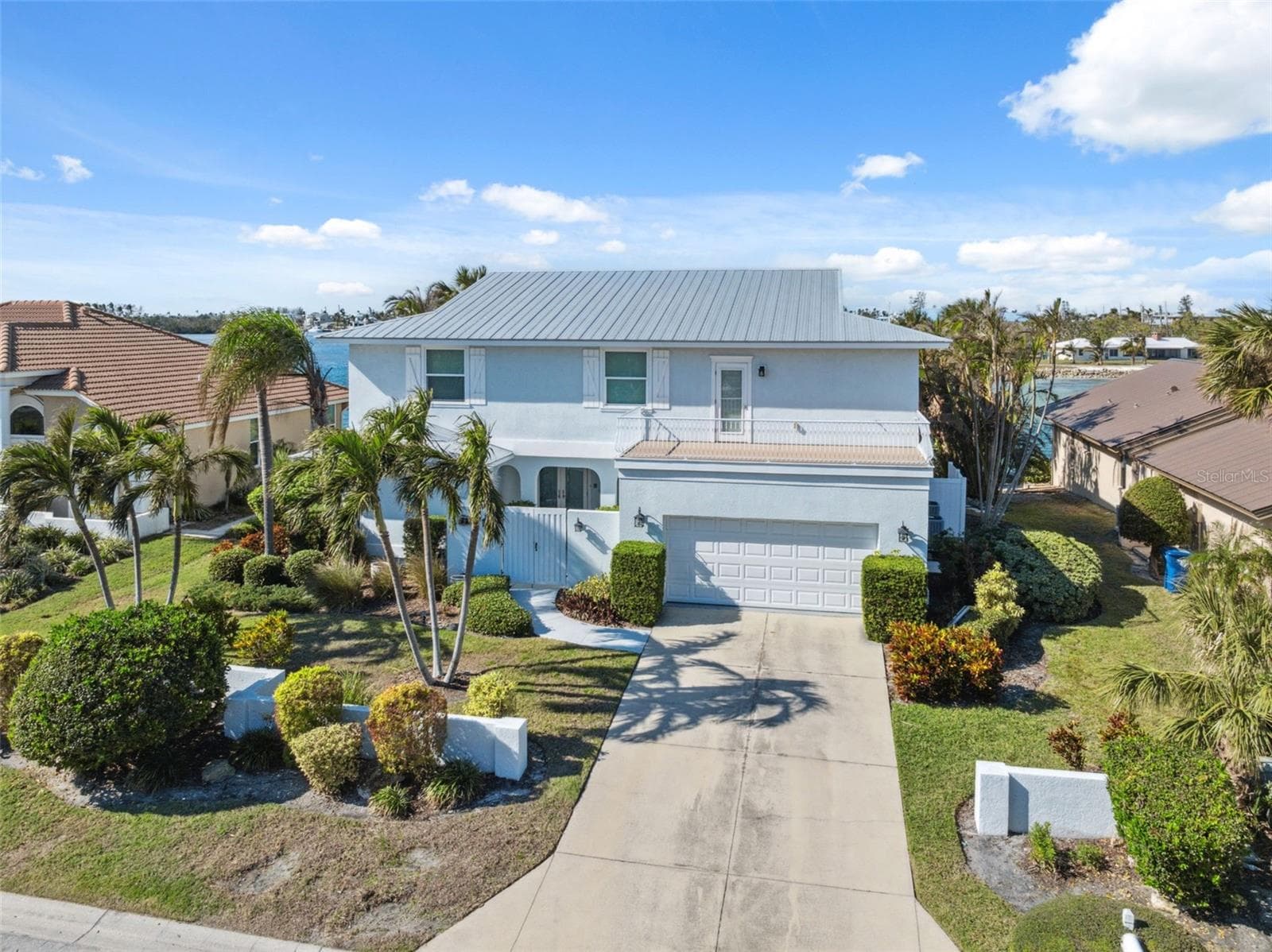 727 Key Royale Dr photo 5