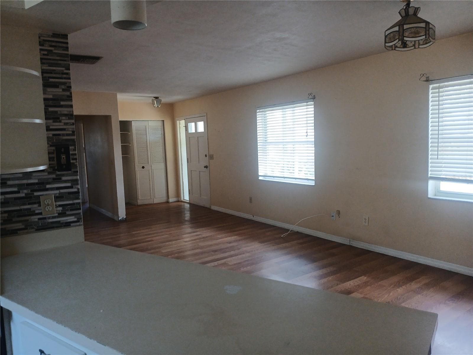 7304 Acorn Cir photo 5