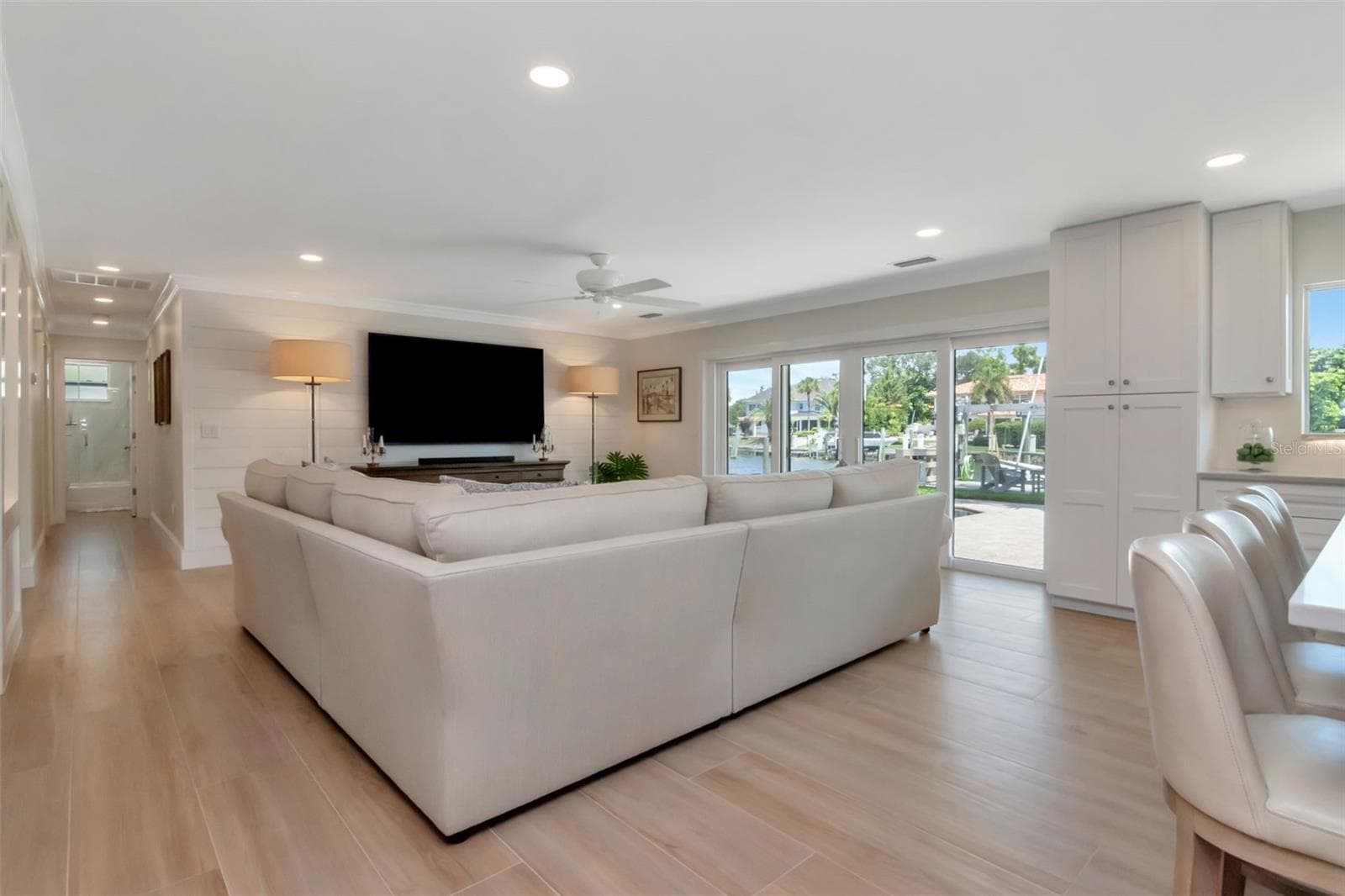 4927 W Melrose Ave N photo 4