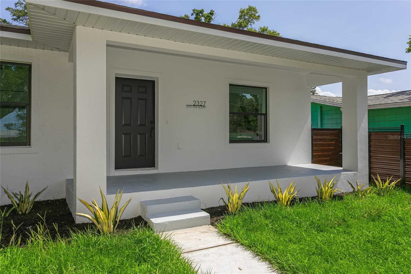 2327/2329 26th Ave S