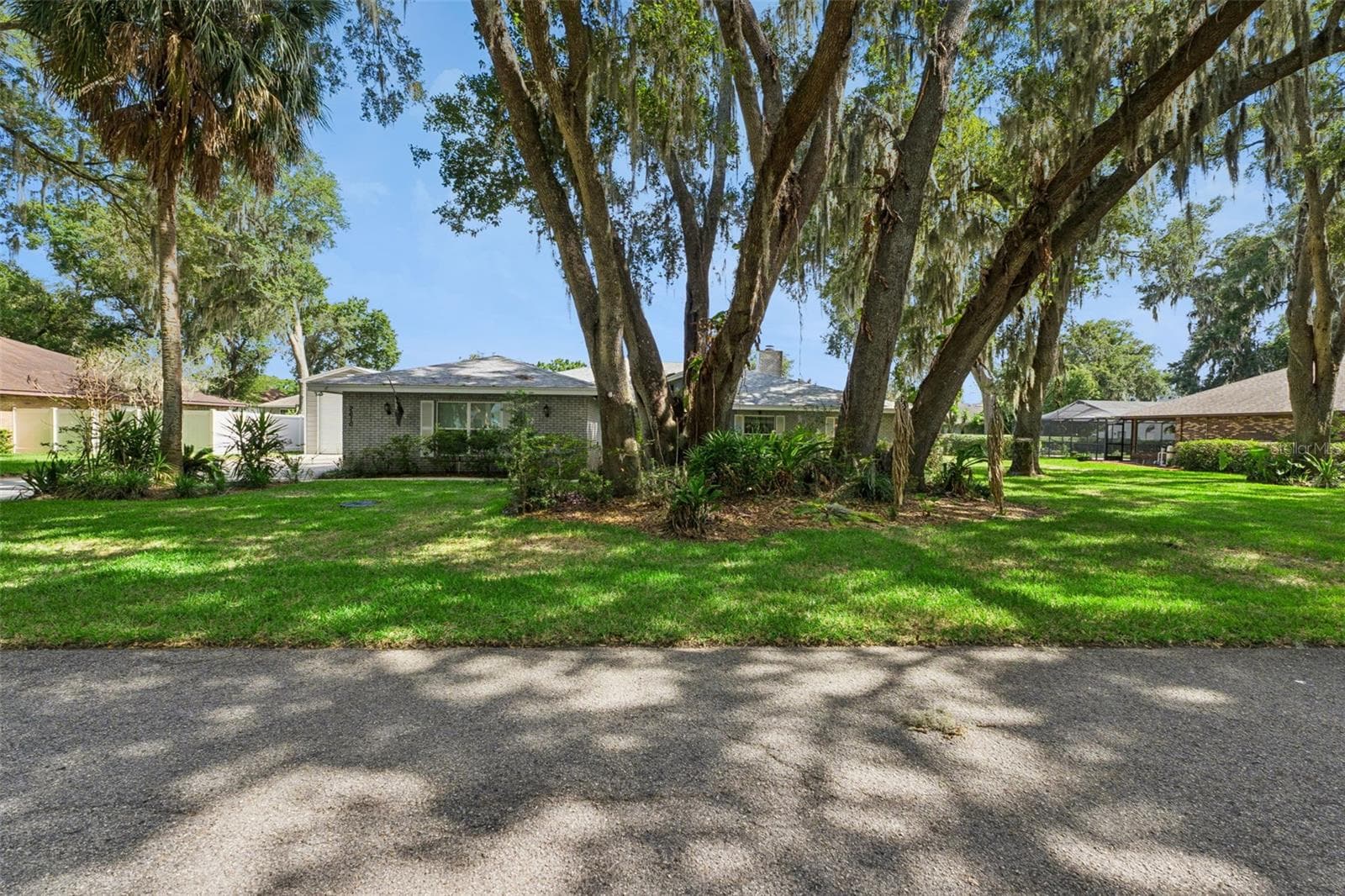 2610 Twelve Point Dr photo 2