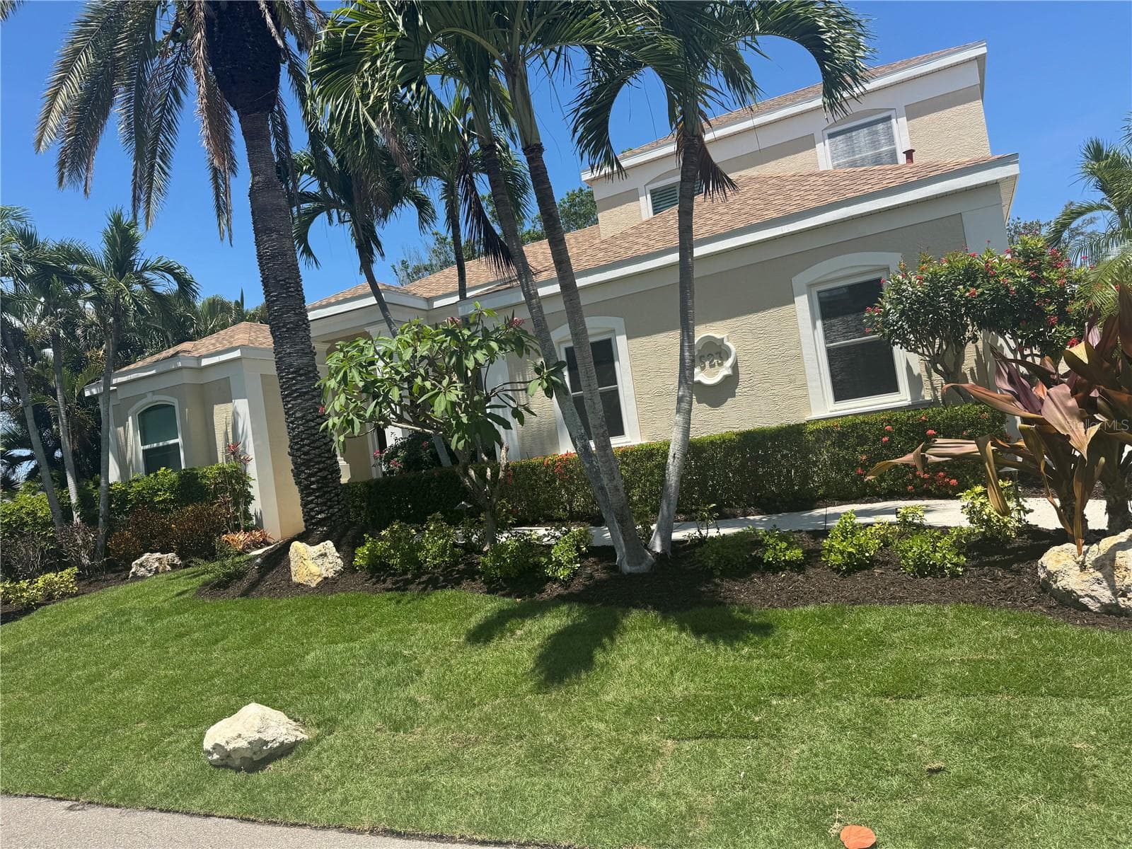 523 Juan Anasco Dr photo 3