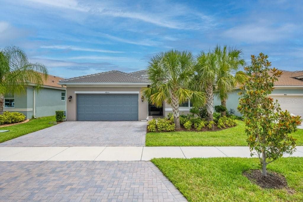 4844 Avila Lakes Dr photo 3