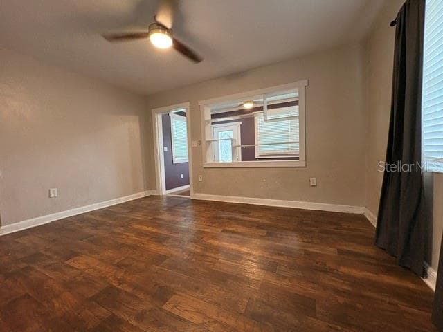 1002 Oakhill St photo 3