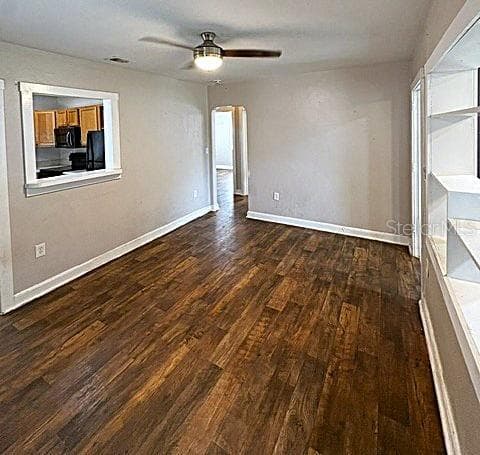 1002 Oakhill St photo 4
