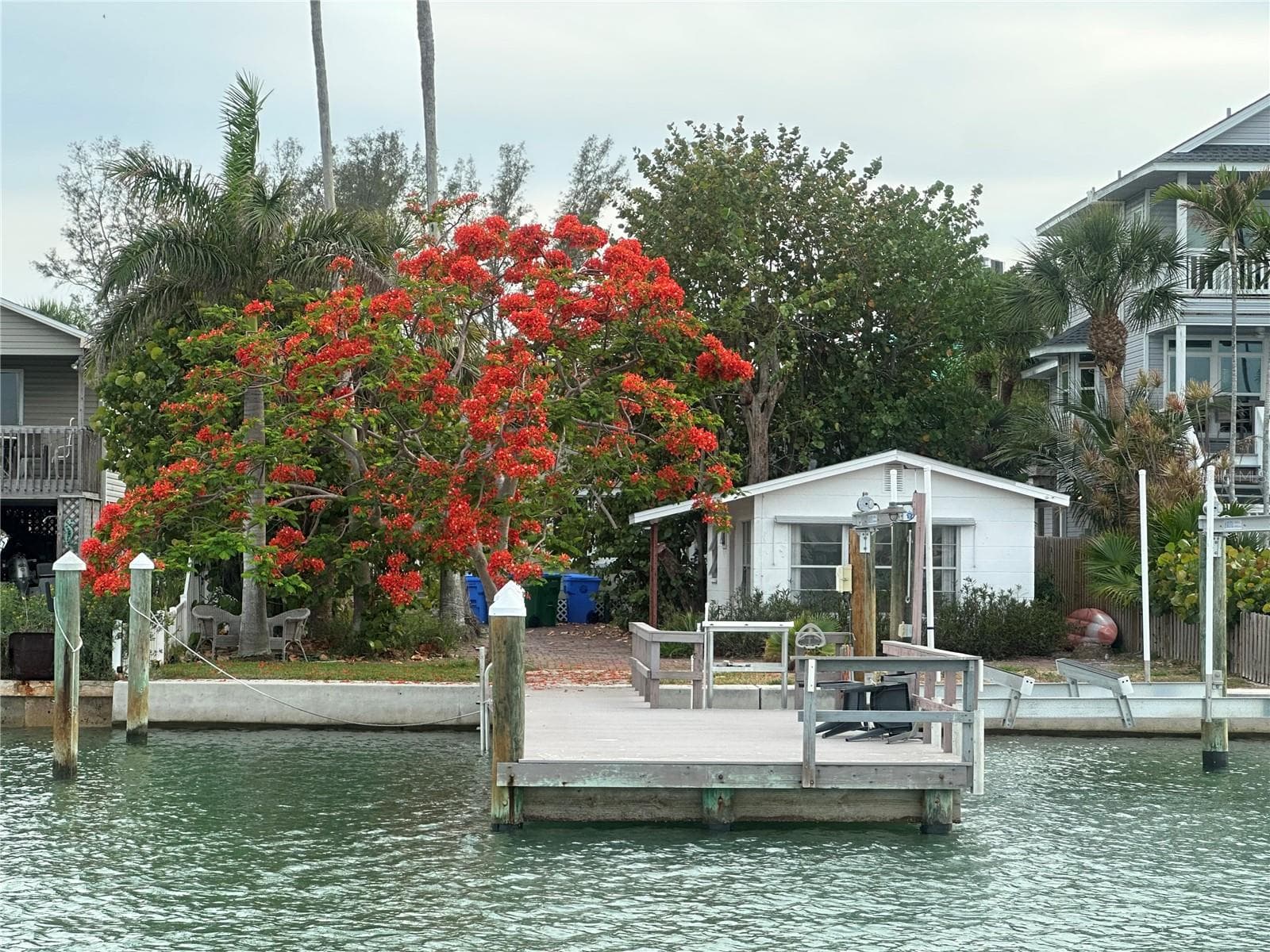 8405 Bayshore Dr