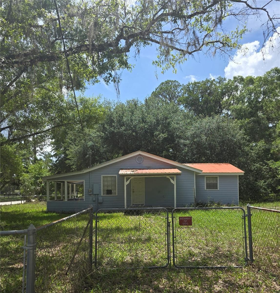 1007 Hawthorn St photo 5