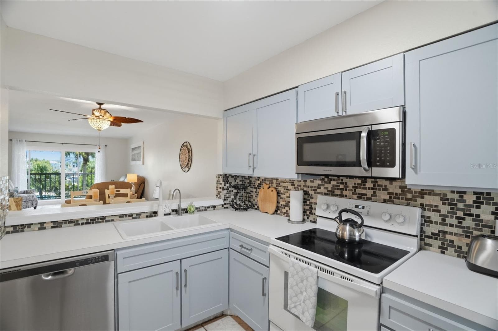 5557 Sea Forest Dr #215 photo 3