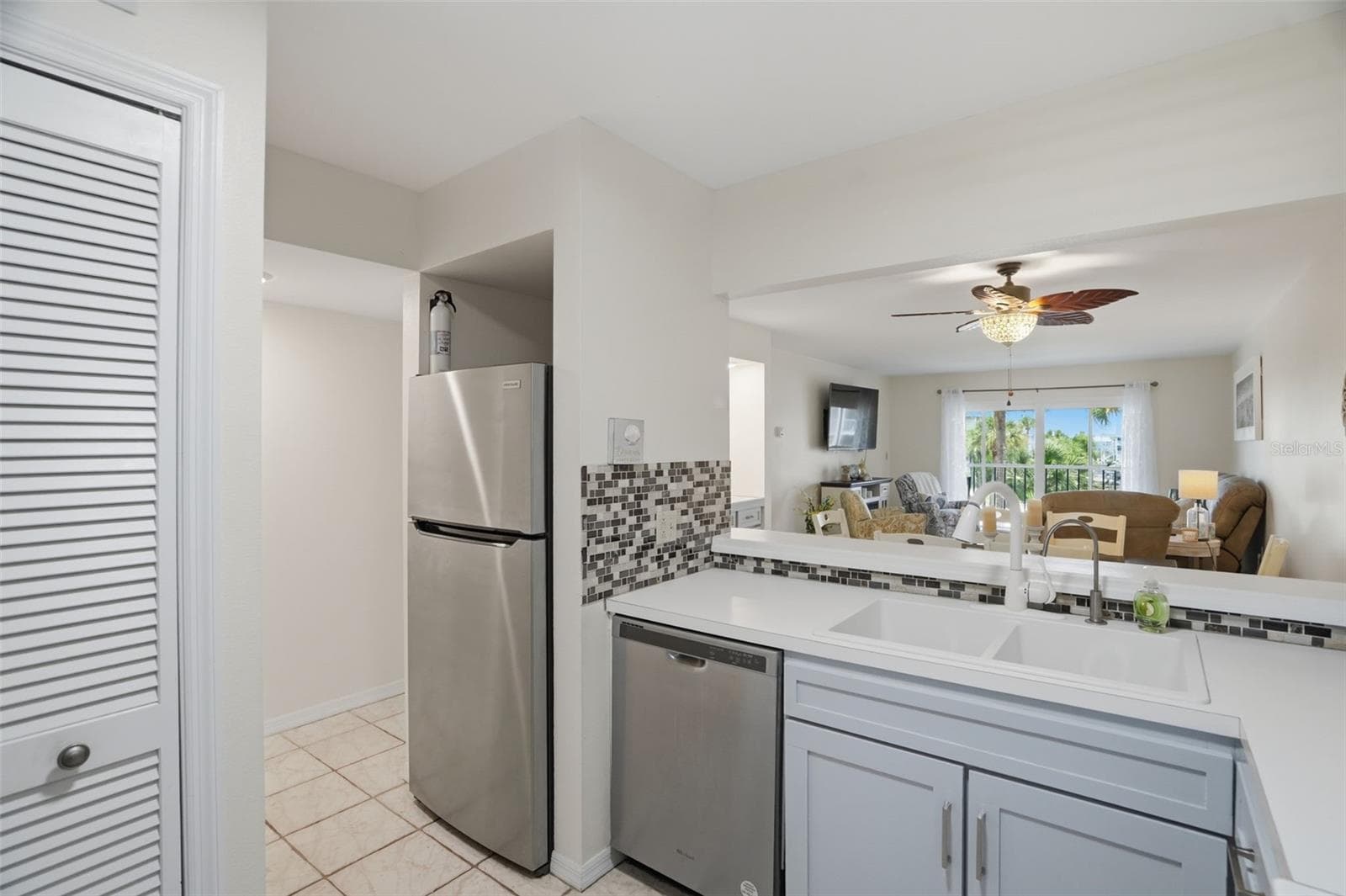 5557 Sea Forest Dr #215 photo 4