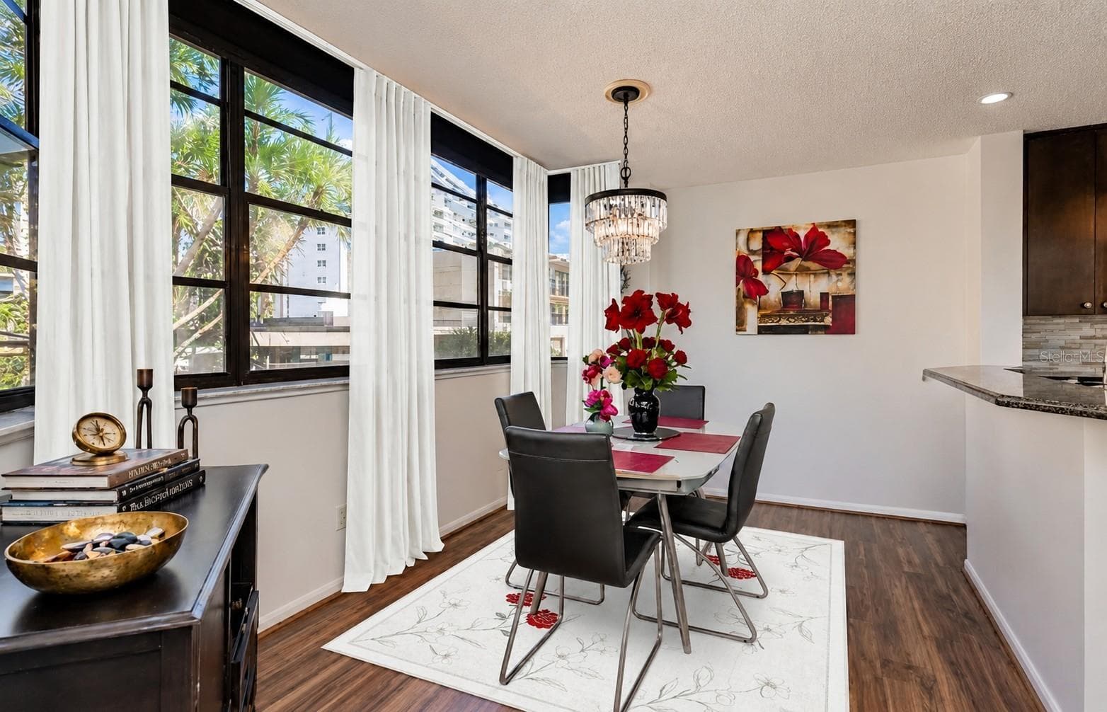 602 Lime Ave #203 photo 3