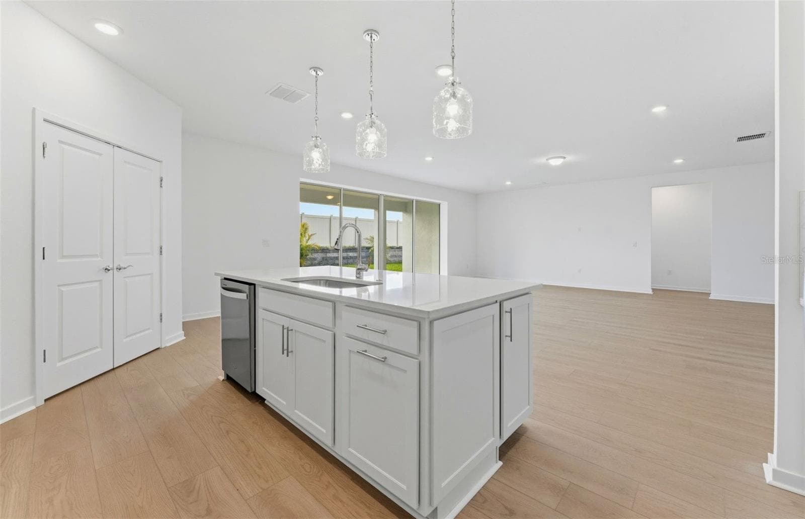 9738 Autumn Ridge Ave photo 4