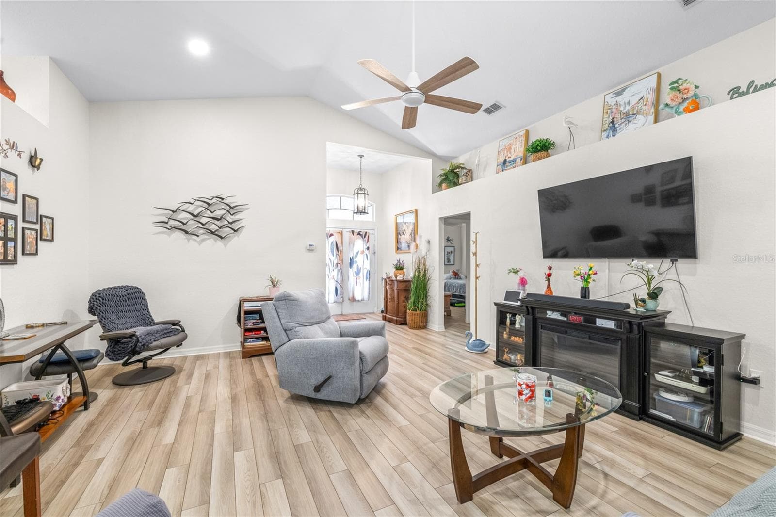 7024 Bendelow Dr photo 5