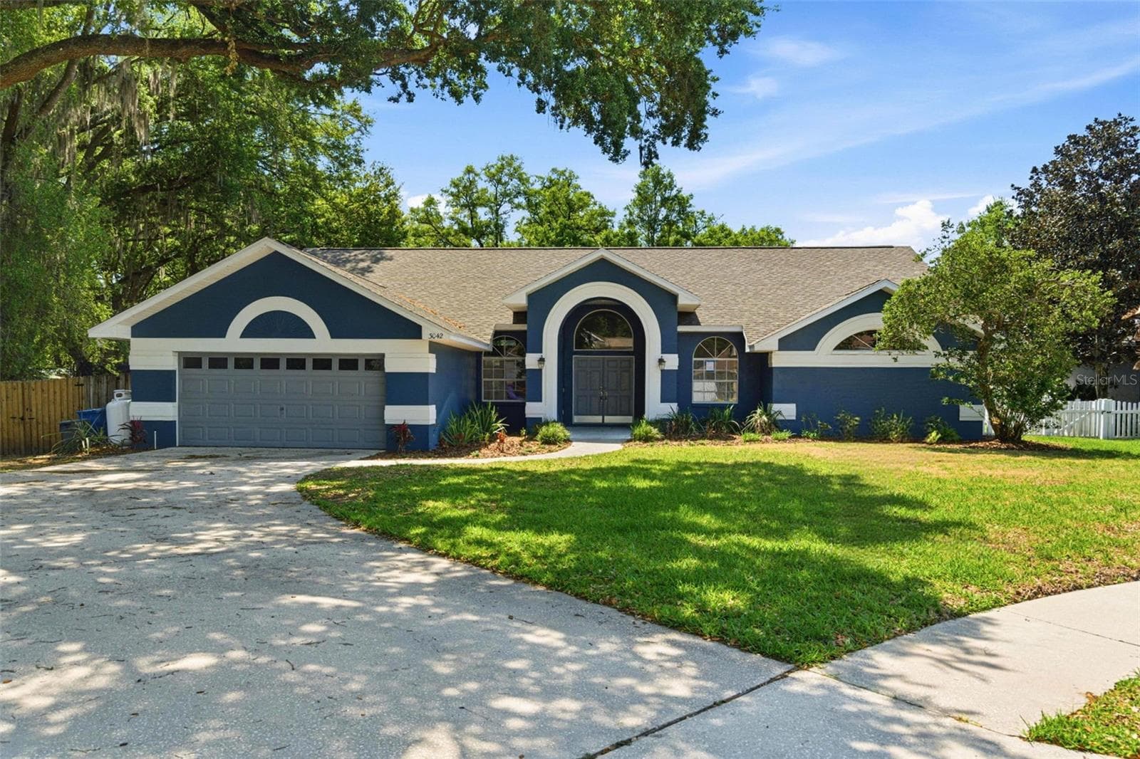 3042 Colonial Ridge Dr photo 3
