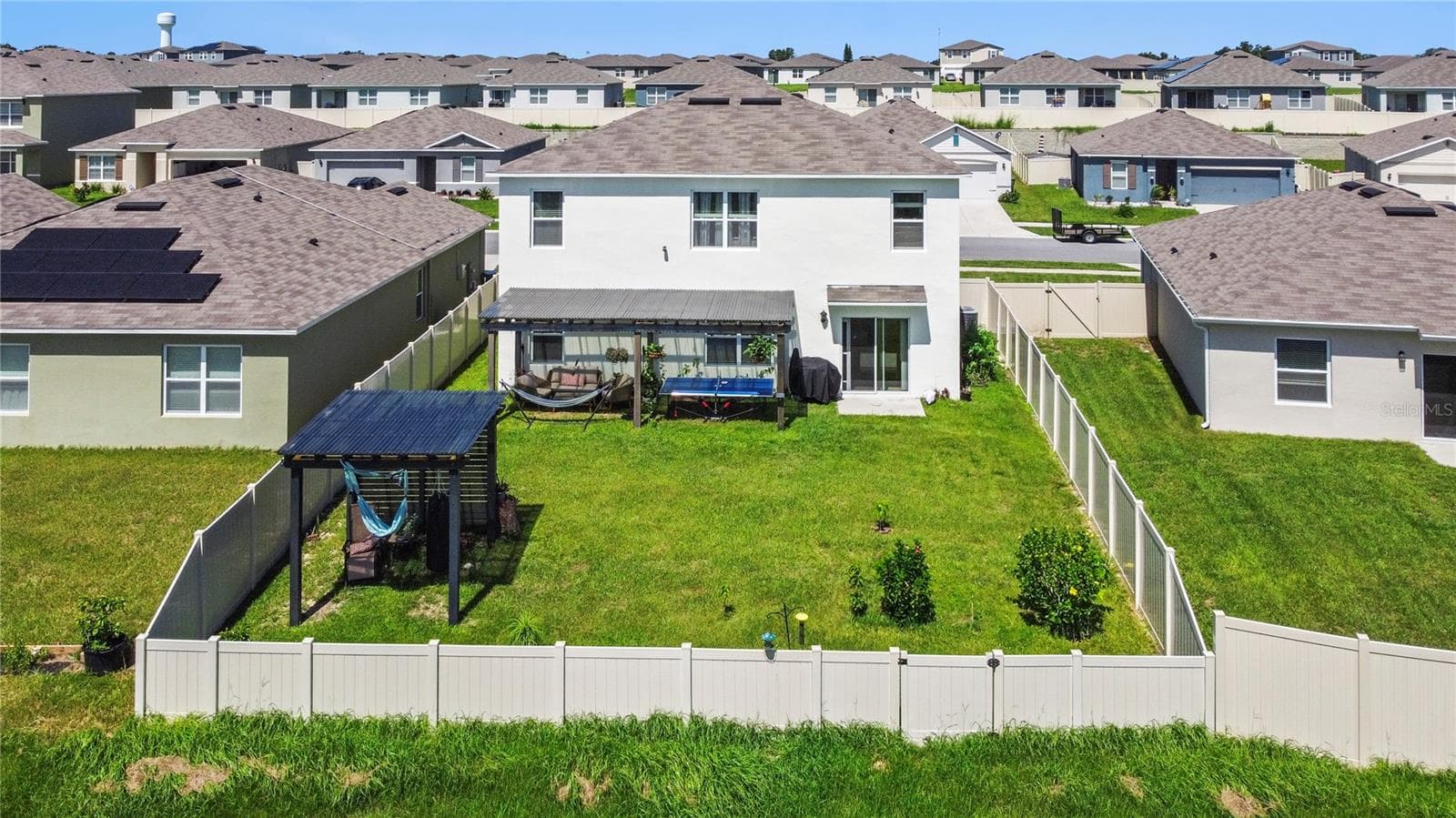 270 Meadowbrook Blvd photo 4