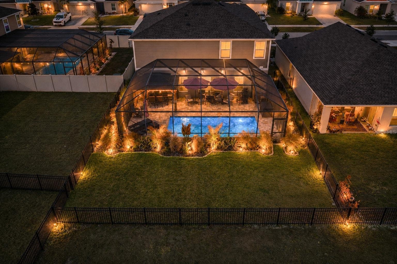 1491 Axel Cir photo 3