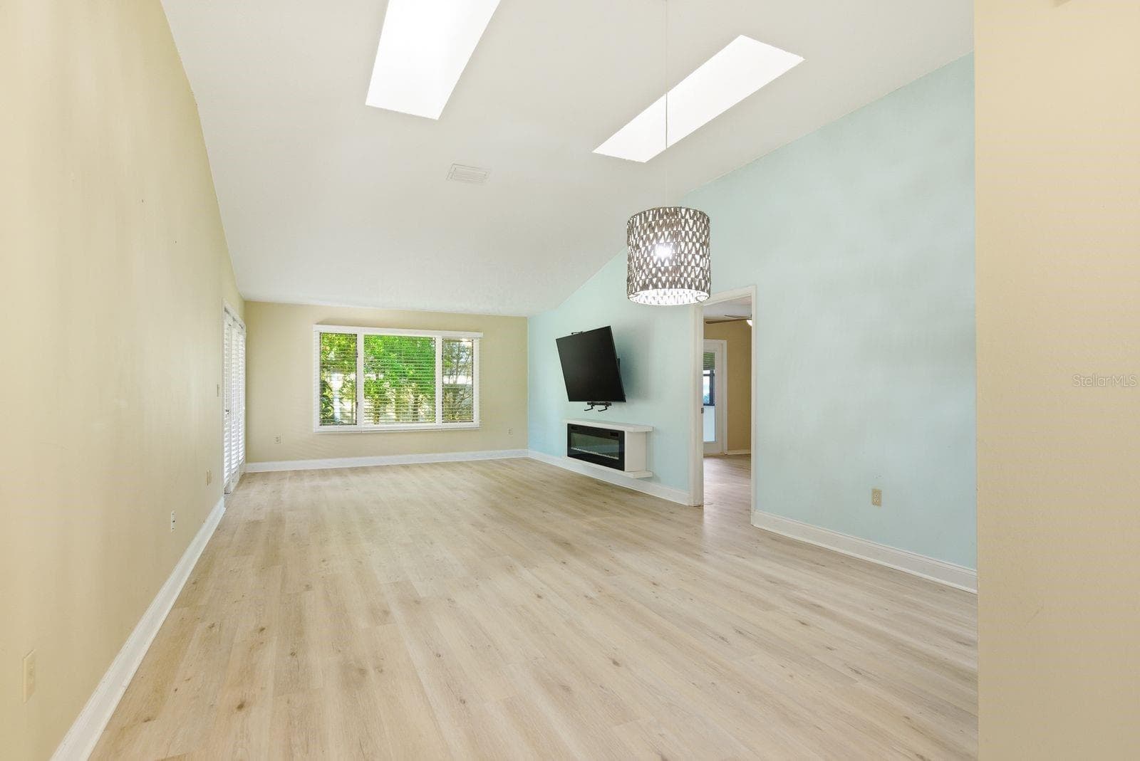 1023 Lake Avoca Pl photo 3