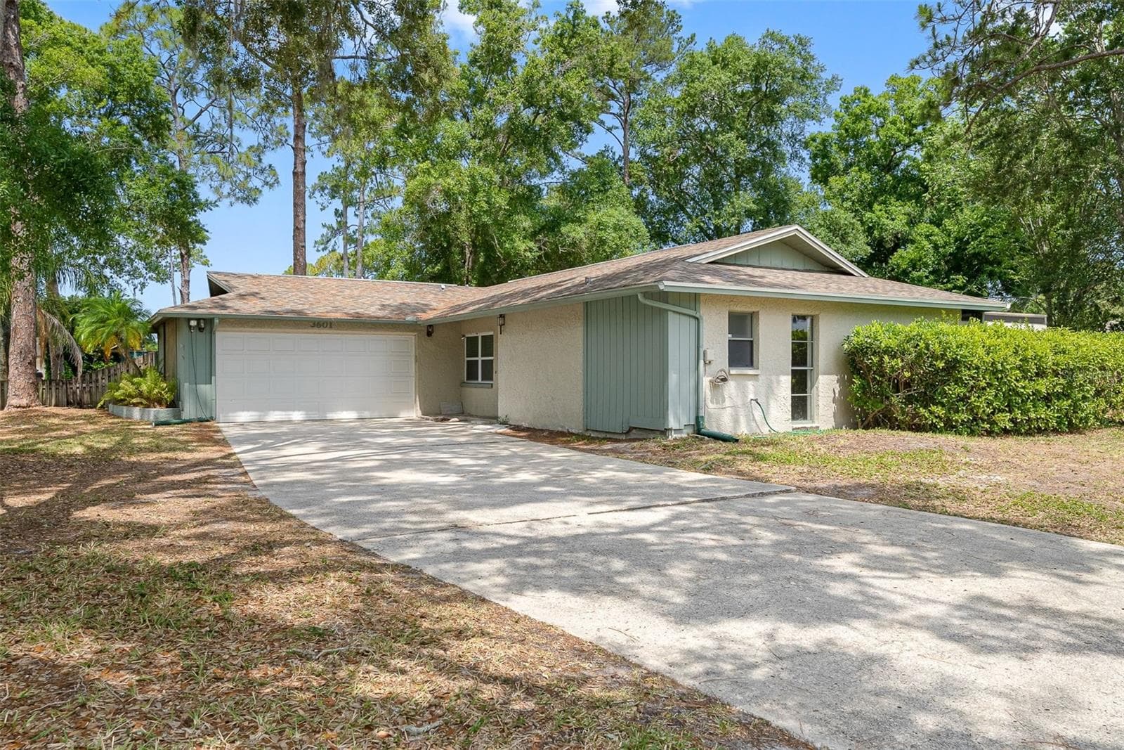 3601 Fairway Forest Cir