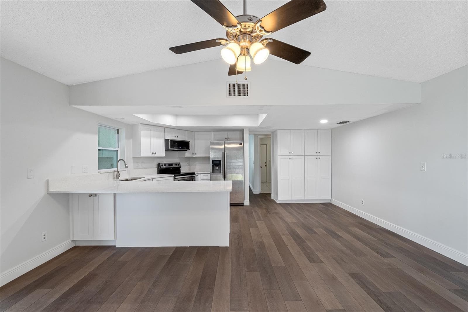 3601 Fairway Forest Cir photo 4