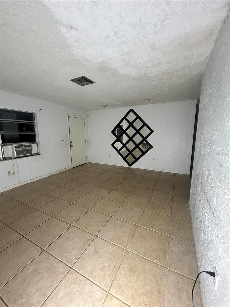 1277 Piper Rd photo 3