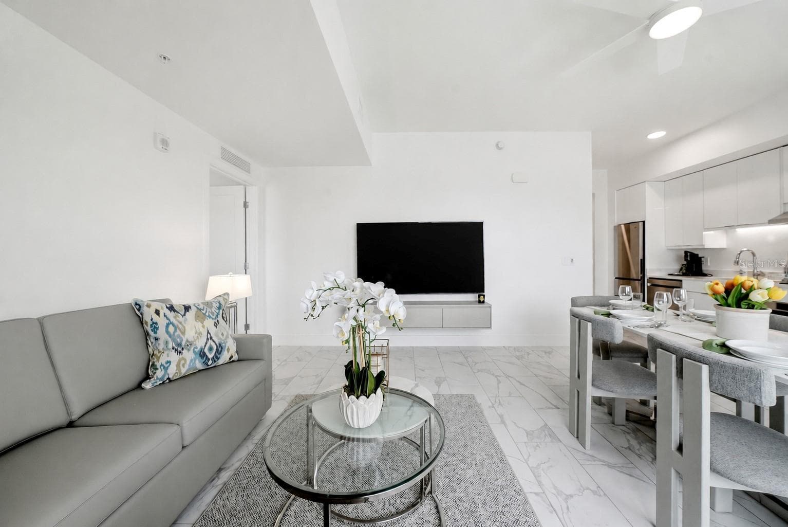 411 E Shore Dr #313 photo 3