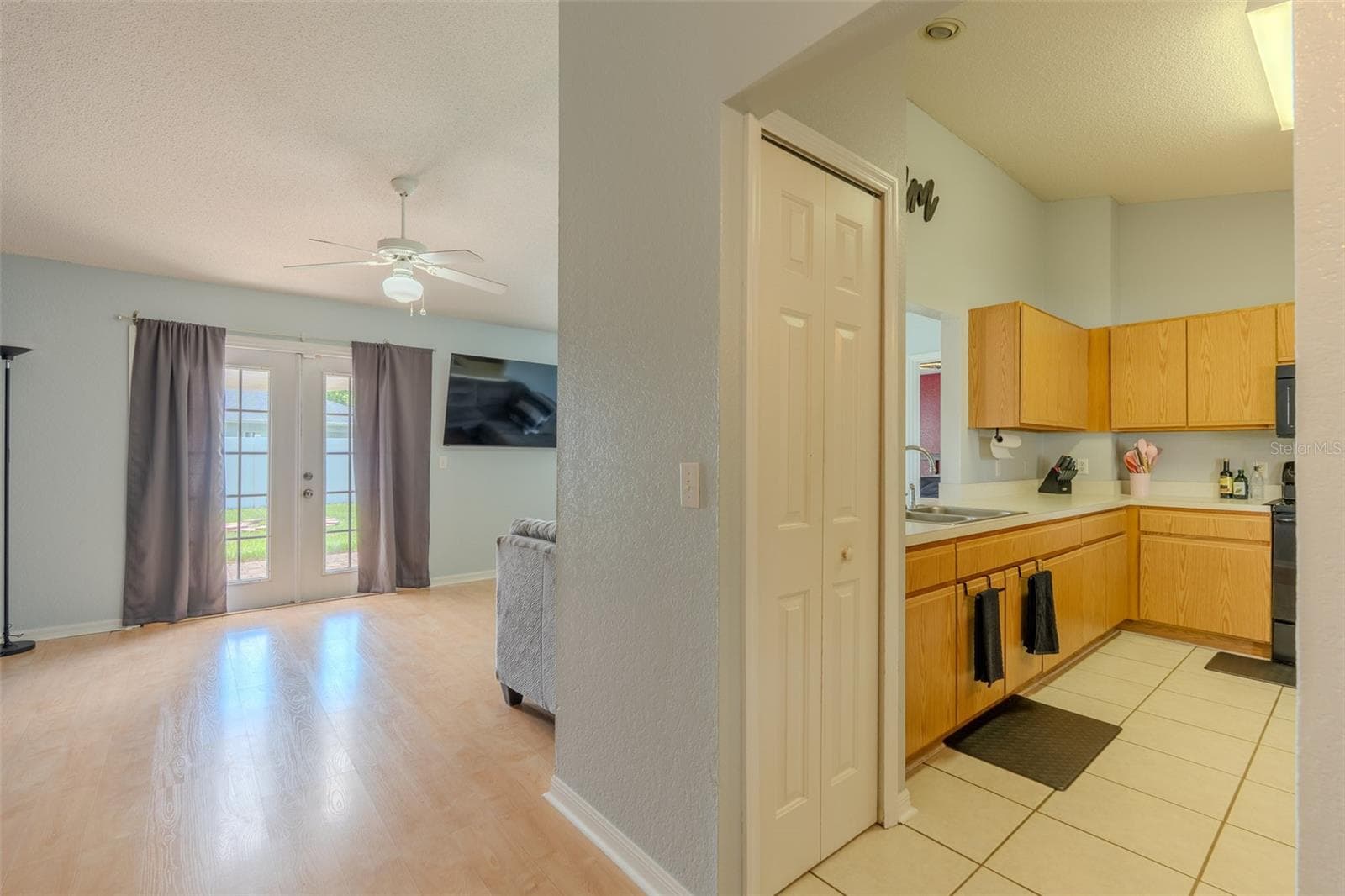 145 Eagle Point Blvd photo 3