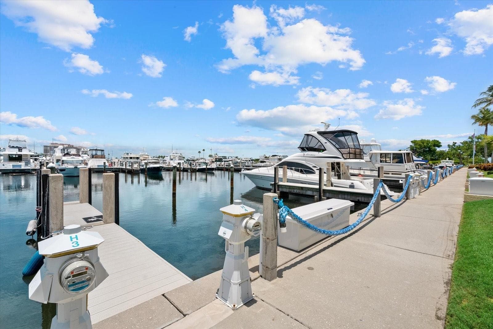 2600 Harbourside Dr #H06 photo 5