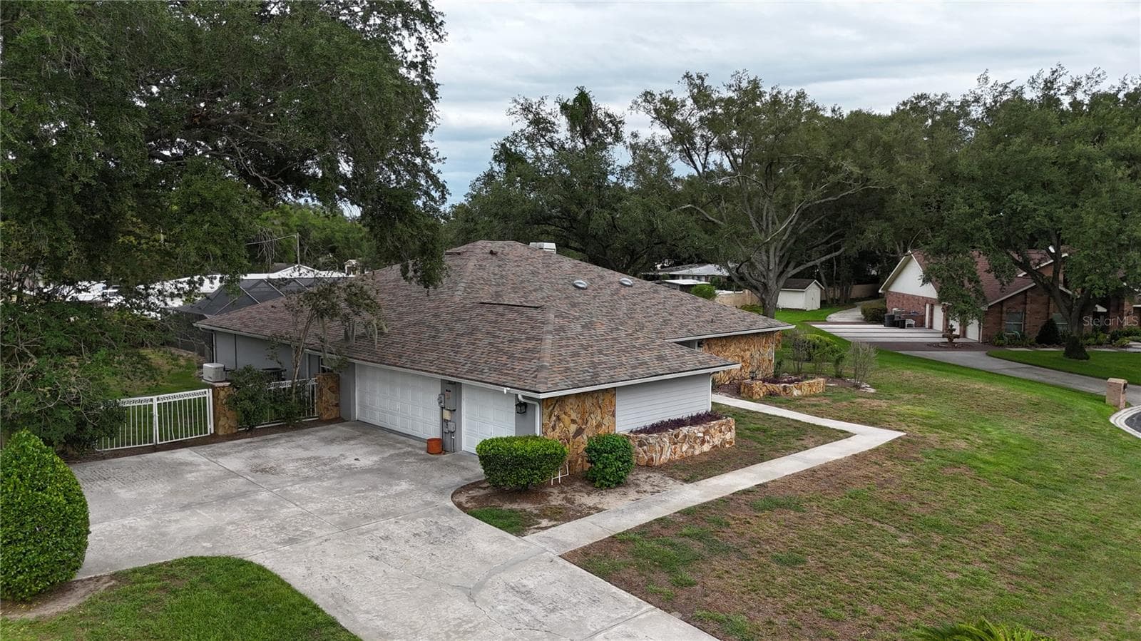 1009 Morfield Ln photo 5