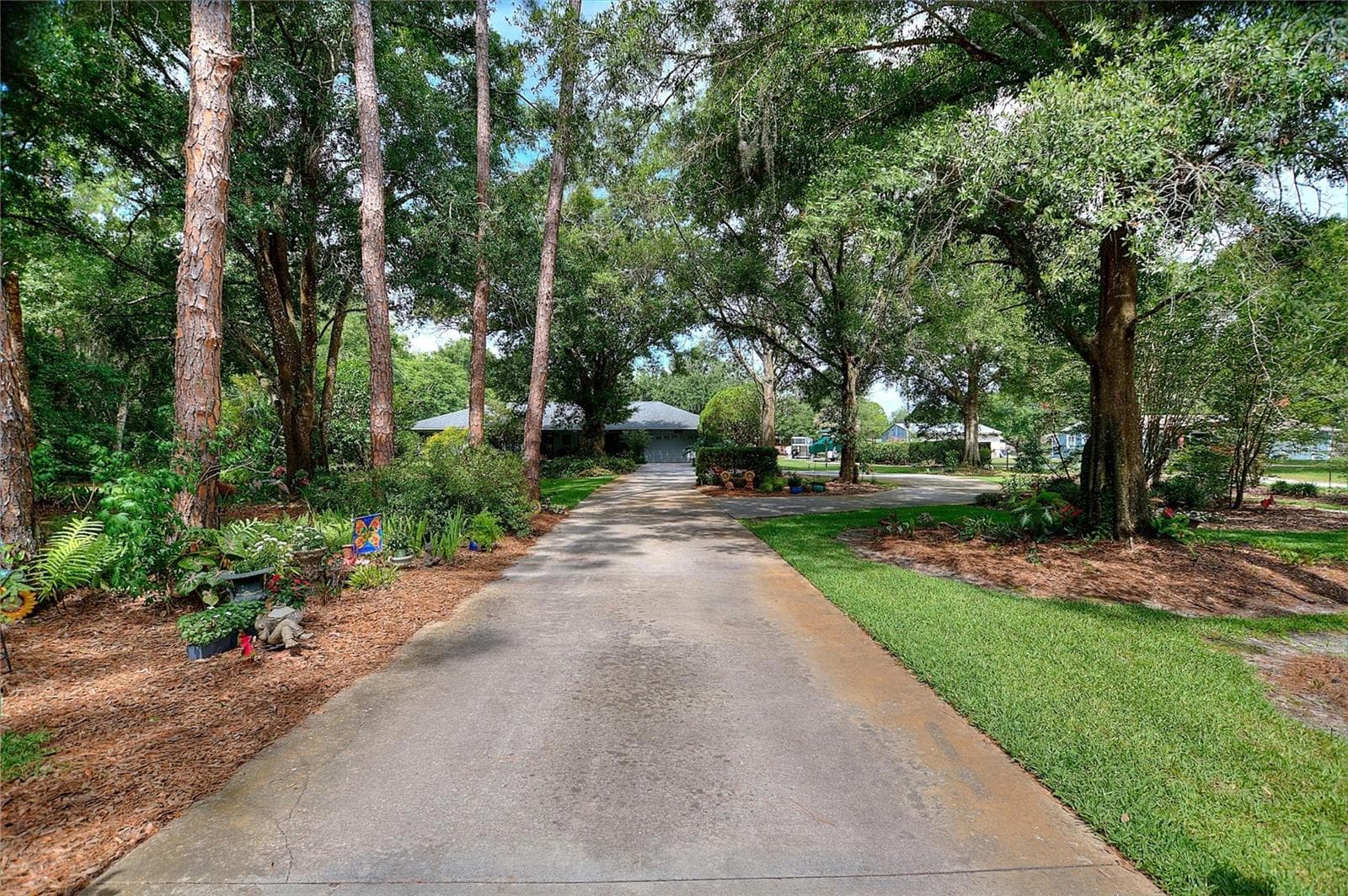 7 Lake Arrowhead Dr