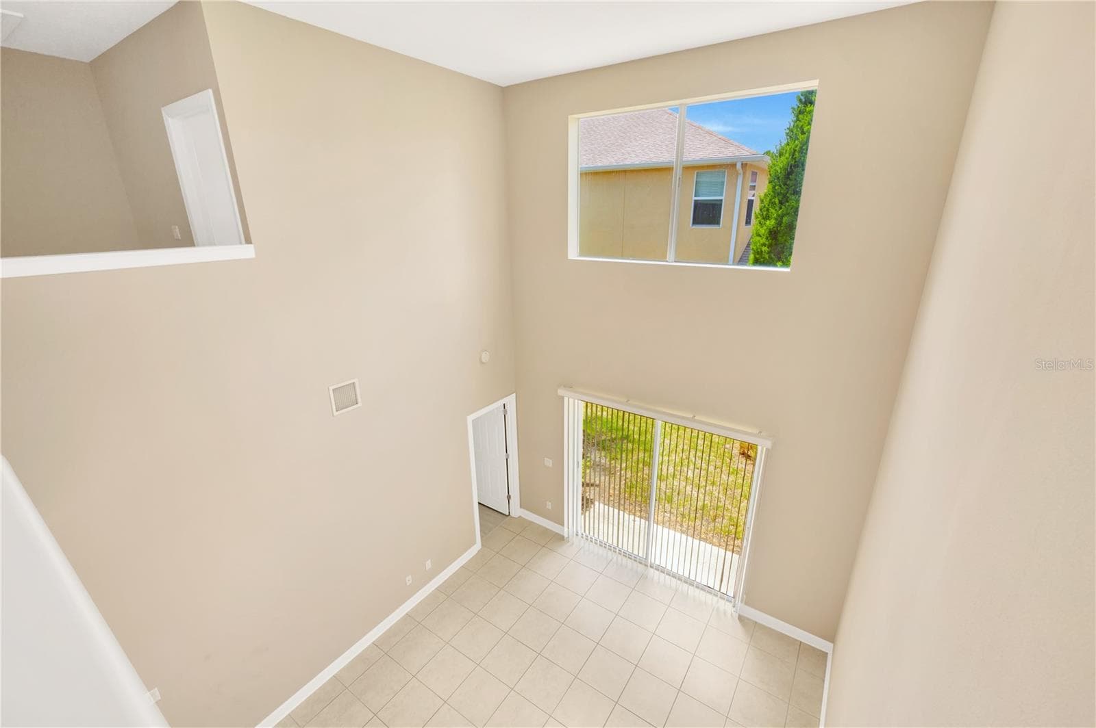 16065 Bella Woods Dr photo 4