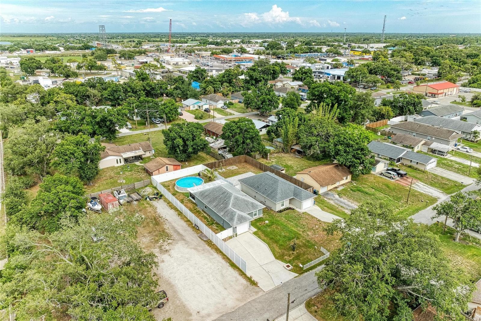 823 Bacon Ave photo 4