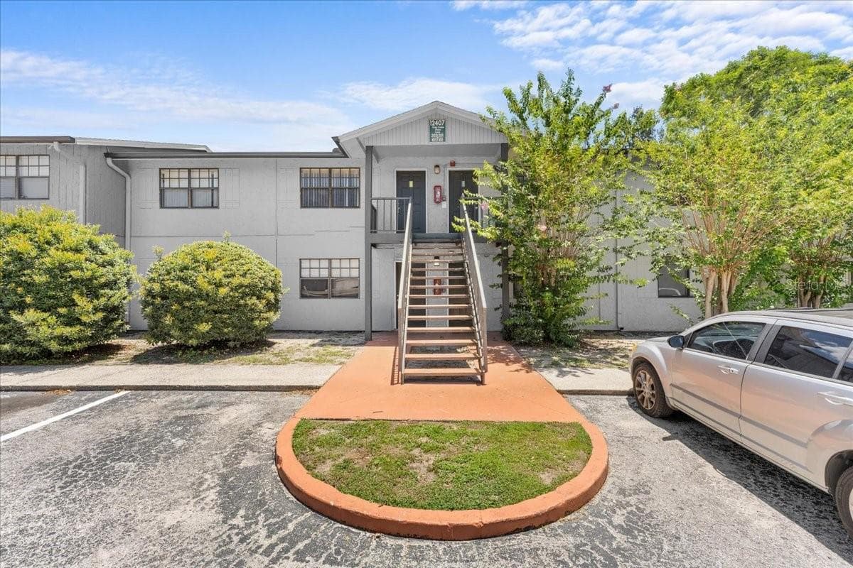 12407 Oak Cedar Pl #202