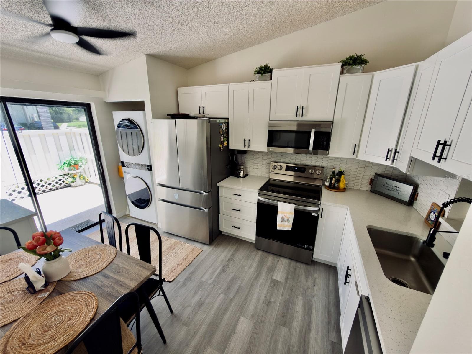 1333 Shady Pine Way #D photo 3