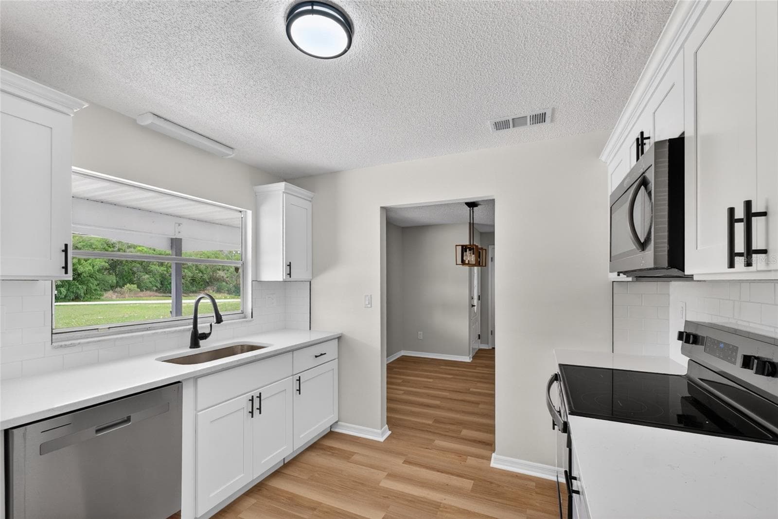 12071 Deep Creek Dr photo 4