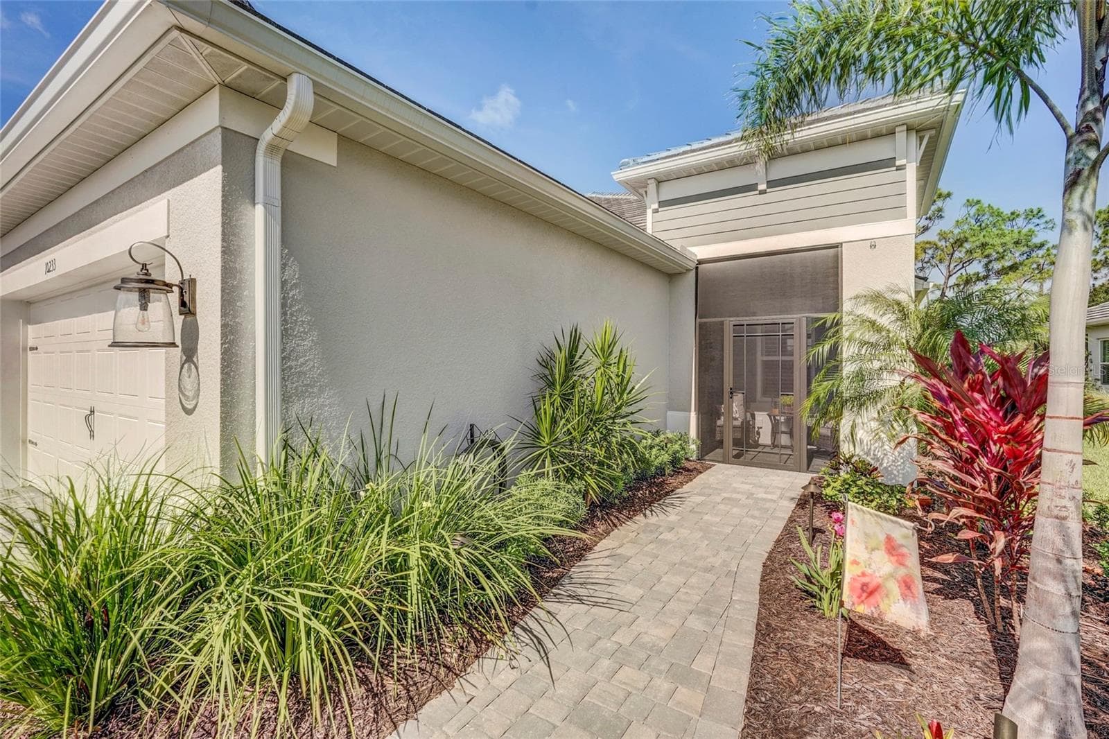 10233 Lake Wales Cir