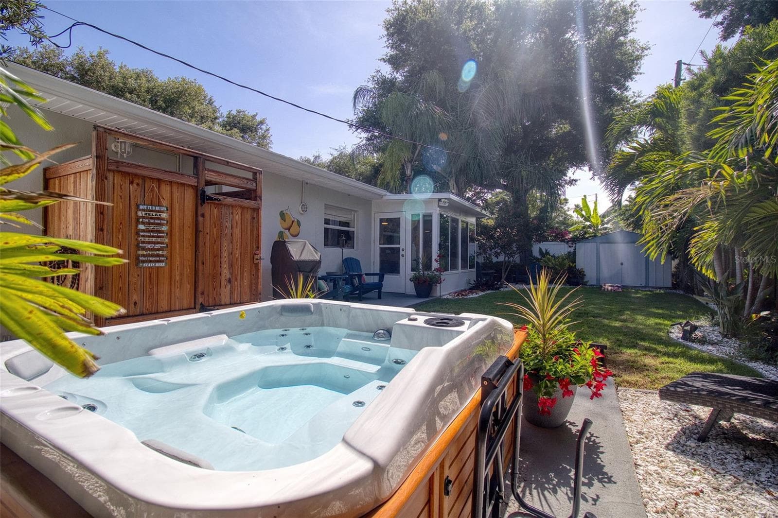 128 Edgewater Ter photo 5