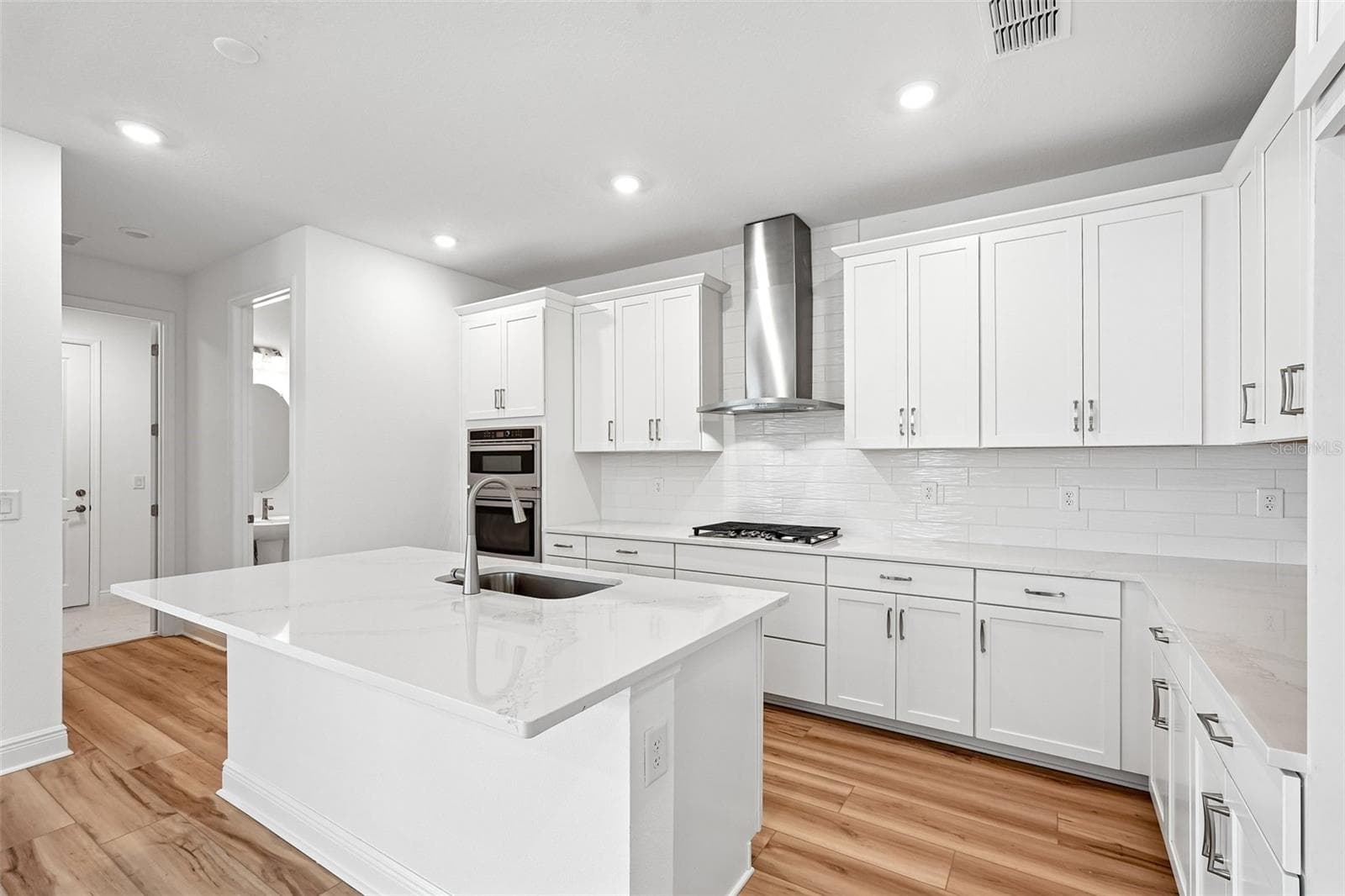 8221 Seaflower Pkwy photo 4